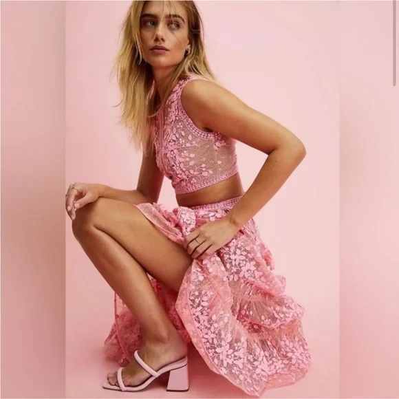 NWOT Bronx and Banco Megan lace floral pink nude two piece set top midi skirt - Picture 10 of 11